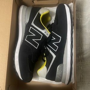 FIGS x NEW BALANCE size 8 women